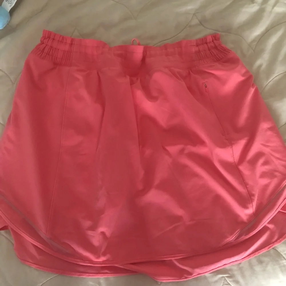 Lululemon Hotty Hot Skirt/ worn once/ “long size” 4” liner - Picture 2 of 5